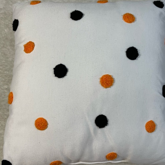 Halloween Decor 16 Inch Pillow - Picture 4 of 4